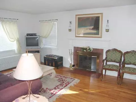 7 Bender Ln, Delmar, NY 12054 photo 4