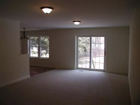 2901 Gibson St, Schenectady, NY 12304 photo 2