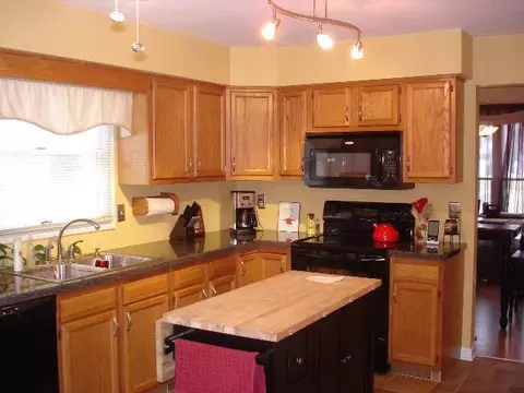15 Jester Ct, Schenectady, NY 12304 photo 4