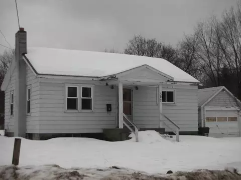 327 Pine St, Corinth, NY 12822 photo 1
