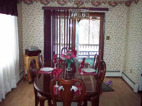 7 Sunset Blvd, Halfmoon, NY 12188 photo 2