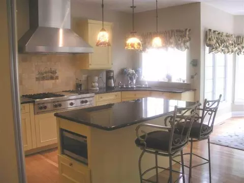 70 Crystal Ln, Delmar, NY 12054 photo 3