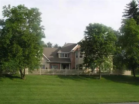 70 Crystal Ln, Delmar, NY 12054 photo 2