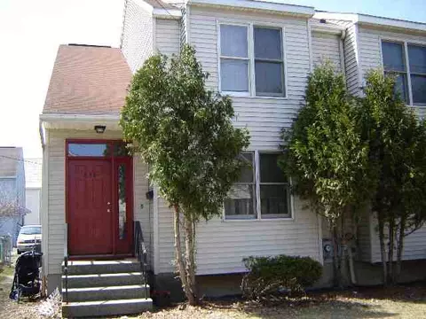 830 Hamilton St, Schenectady, NY 12307 photo 1