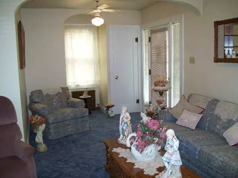 10 Chester St, Schenectady, NY 12304 photo 4