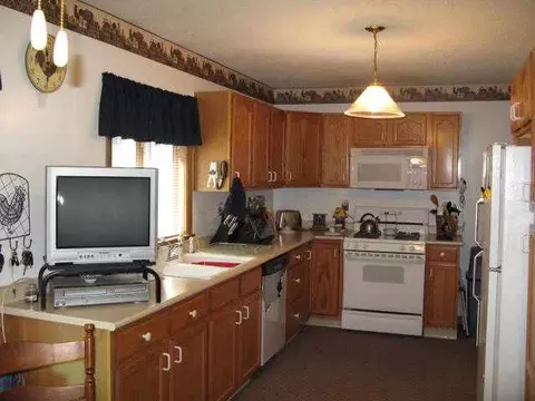 5 Firehouse Rd, Halfmoon, NY 12065 photo 3