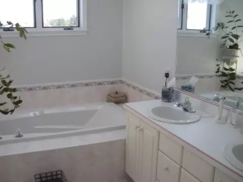 61 Fields End Dr, Glenmont, NY 12077 photo 11