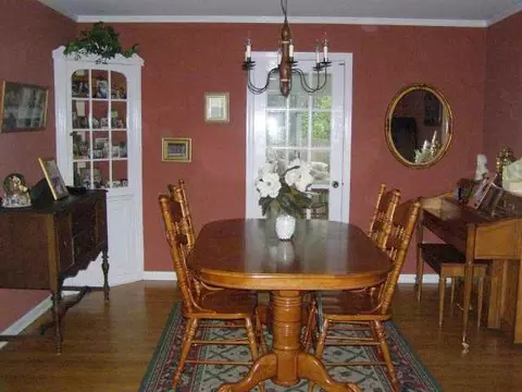 18 Albin Rd, Delmar, NY 12054 photo 3