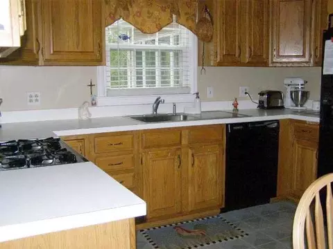 18 Albin Rd, Delmar, NY 12054 photo 2