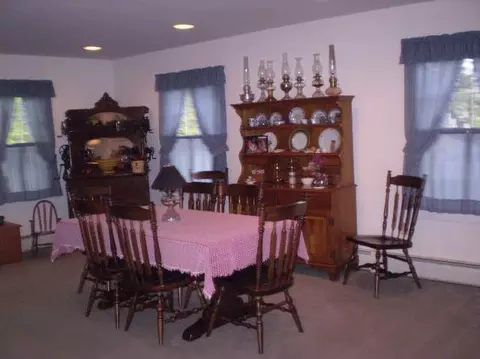 2 Leonard Pl, Delmar, NY 12054 photo 2