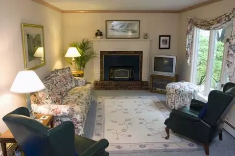 70 Kenaware Ave, Delmar, NY 12054 photo 2