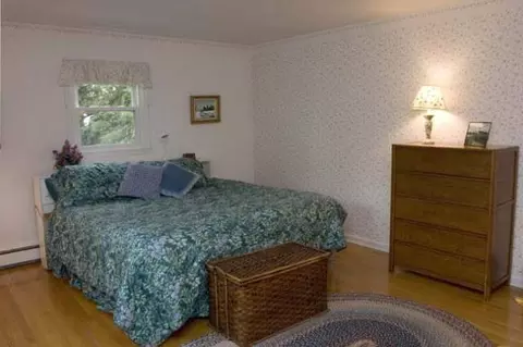 70 Kenaware Ave, Delmar, NY 12054 photo 7