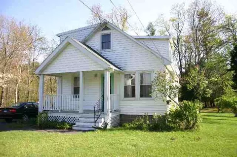 268 Elm Ave, Selkirk, NY 12158 photo 2