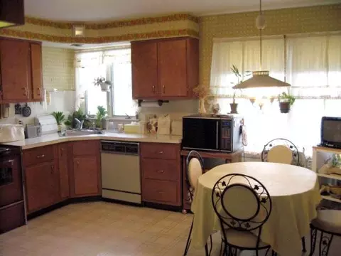 27 Ormond St, Albany, NY 12203 photo 4