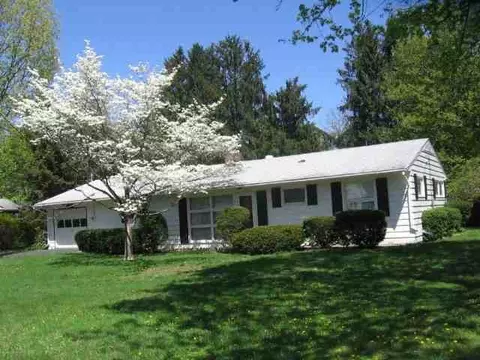 2 Gaffney Ln, Kinderhook, NY 12106 photo 2