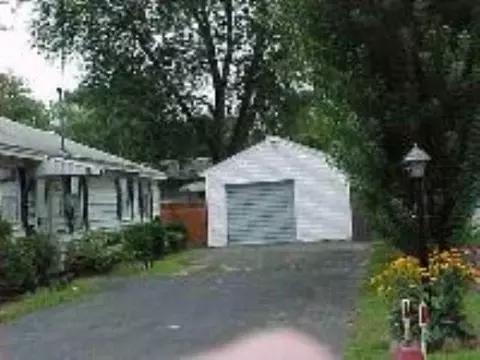 202 Chiswell Rd, Schenectady, NY 12304 photo 6
