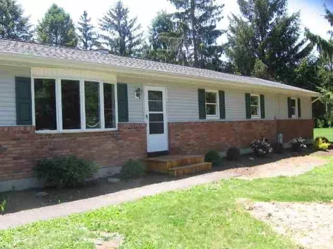 7 Pin Oak Dr, Kinderhook, NY 12106 photo 2