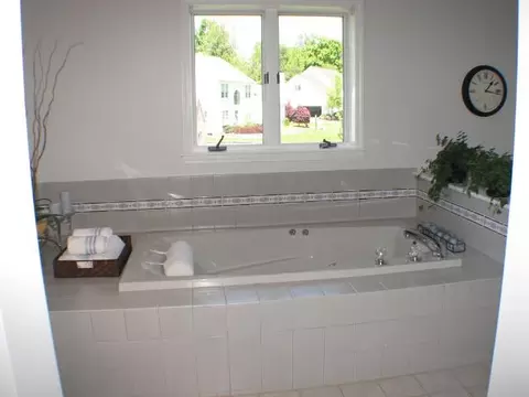 37 Fields End Dr, Glenmont, NY 12077 photo 9