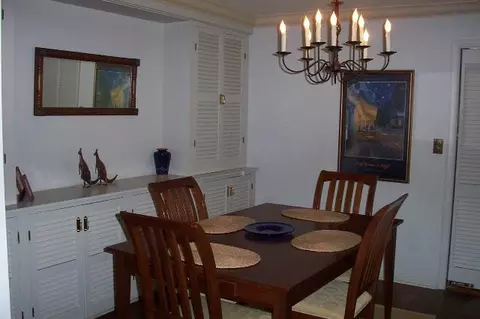16 Lyons Ave, Delmar, NY 12054 photo 4
