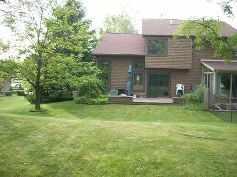 83 Meadowbrook Dr, Slingerlands, NY 12159 photo 2