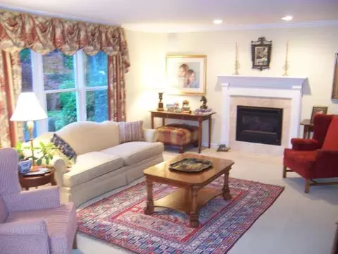6 Whitestone Way, Slingerlands, NY 12159 photo 3