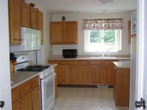 604 Stream Ln, Slingerlands, NY 12159 photo 3