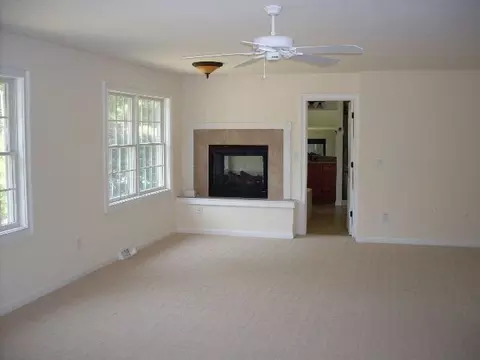 2 Stonebriar Dr, Slingerlands, NY 12159 photo 6