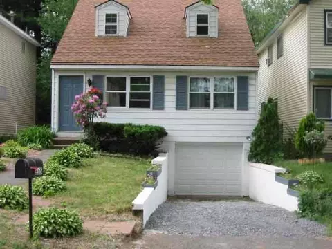 265 Donald Ave, Schenectady, NY 12304 photo 1