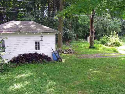 36 Delmar Pl, Delmar, NY 12054 photo 4