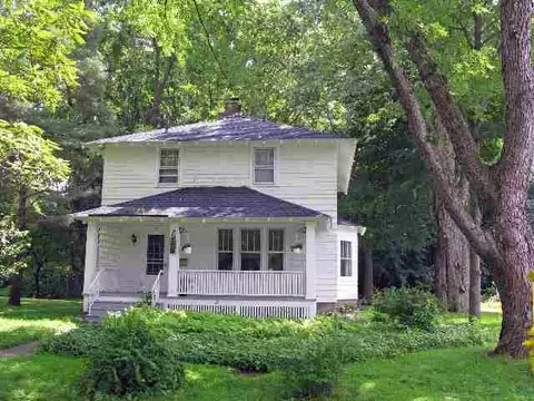 36 Delmar Pl, Delmar, NY 12054 photo 1