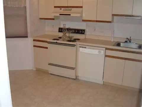 97 Meadowbrook Dr, Slingerlands, NY 12159 photo 2