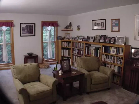 71 Mohawk Trl, Slingerlands, NY 12159 photo 5