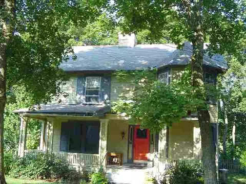 155 Maple Ave, Troy, NY 12180 photo 1