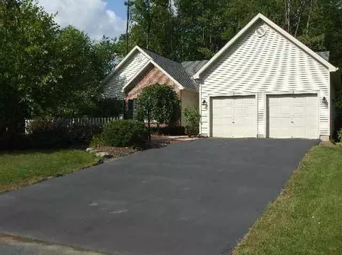 34 Hedgerose Ln, Delmar, NY 12054 photo 1
