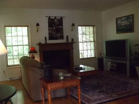 34 Hedgerose Ln, Delmar, NY 12054 photo 9