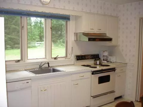 111 Berwick Rd, Delmar, NY 12054 photo 6