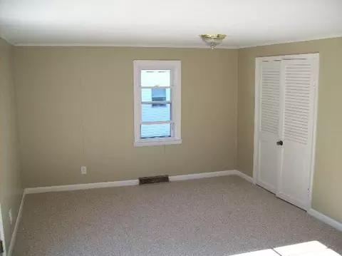 814 Davis Ter, Schenectady, NY 12303 photo 4