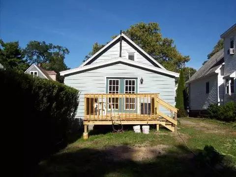 814 Davis Ter, Schenectady, NY 12303 photo 2