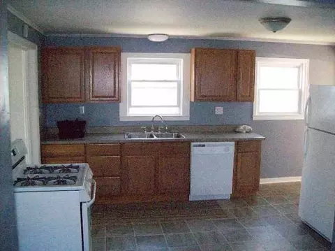 814 Davis Ter, Schenectady, NY 12303 photo 6