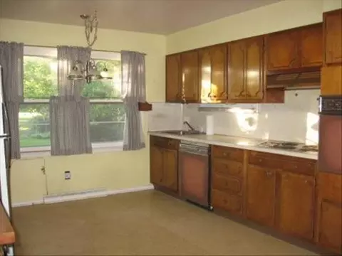 116 Governor Dr, Glenville, NY 12302 photo 2