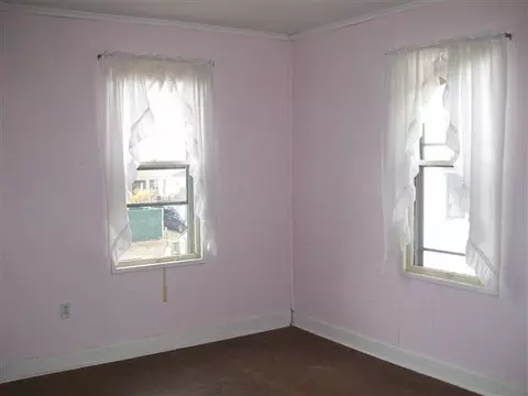 51 Willow Ave, Schenectady, NY 12304 photo 8