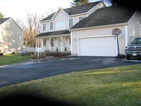 86 Cindy Crest Dr, Schenectady, NY 12306 photo 2