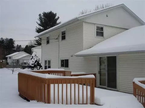 4 Sutherland Ct, Delmar, NY 12054 photo 2