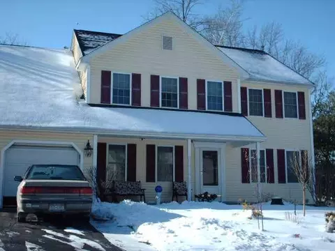 7 Manor Dr, Glenmont, NY 12077 photo 12
