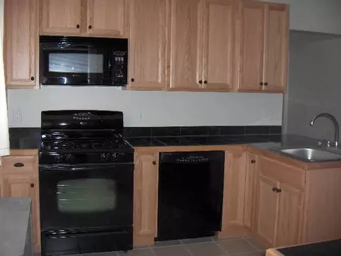 1264 Webster St, Schenectady, NY 12304 photo 2