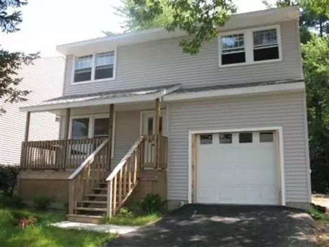 426 Chadwick Rd, Schenectady, NY 12304 photo 1