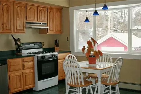 1334 Baker Ave, Schenectady, NY 12309 photo 2