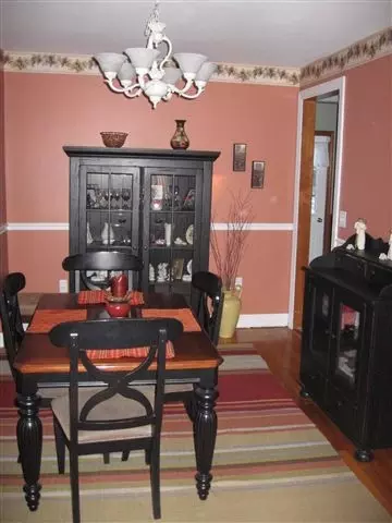 46 Eastholm Rd, Schenectady, NY 12304 photo 5