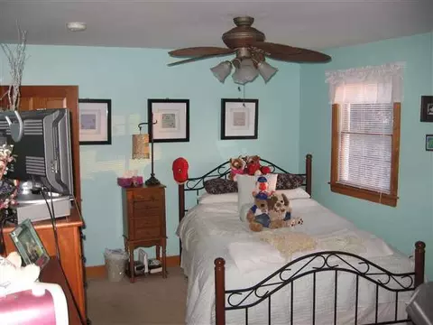 46 Eastholm Rd, Schenectady, NY 12304 photo 9
