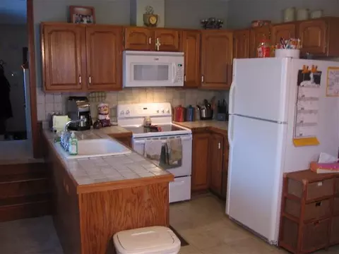 46 Eastholm Rd, Schenectady, NY 12304 photo 8